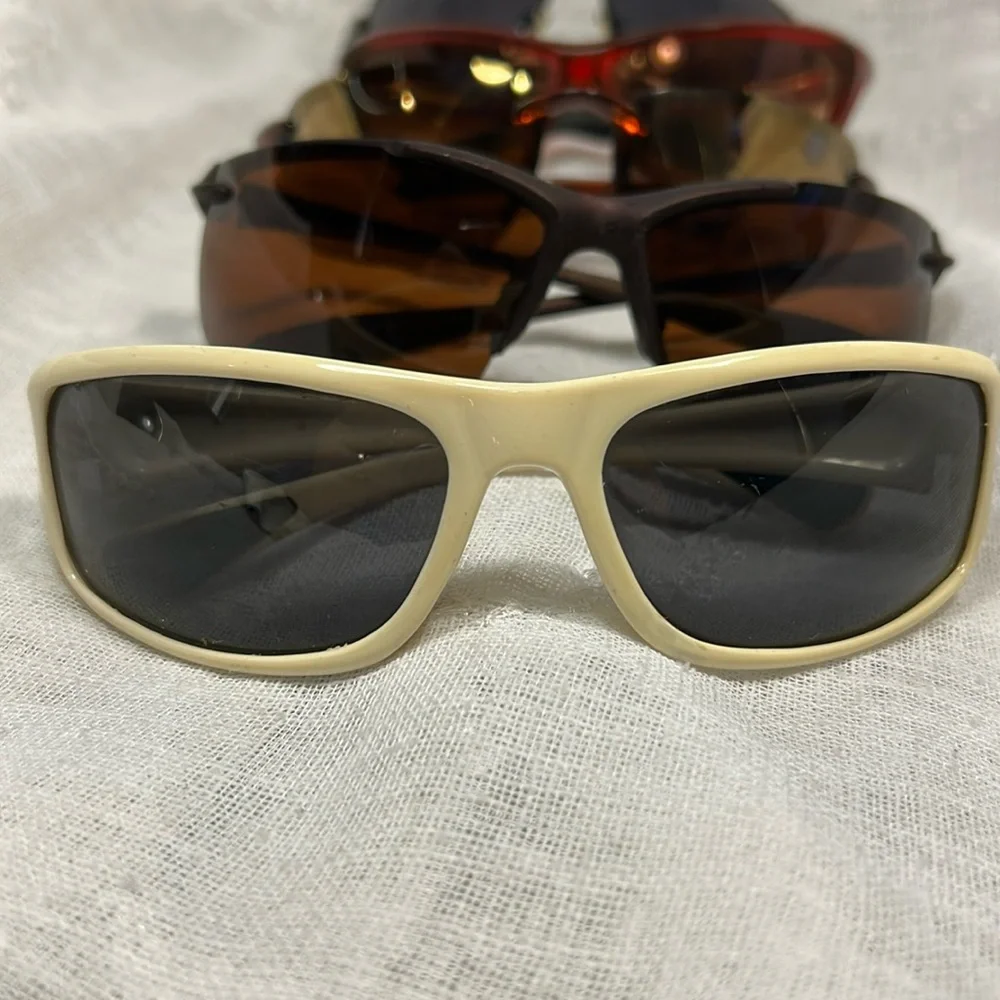 Bundle of 5 pairs of sunglasses